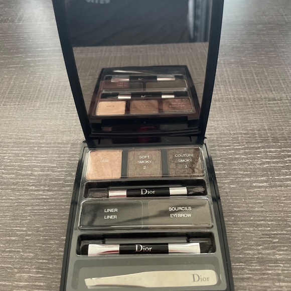 Dior Eye Designer Makeup Palette - Picture 3 of 5